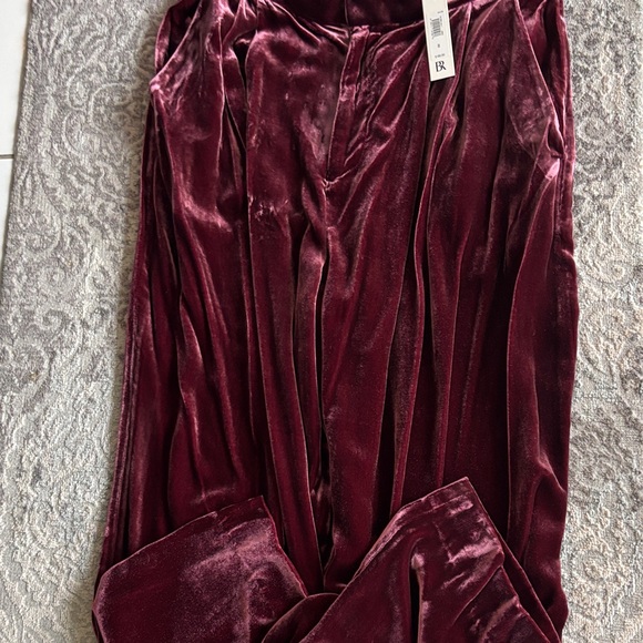Banana Republic Norte Velvet Pleated Pant 8 | Red Madder - Picture 6 of 8